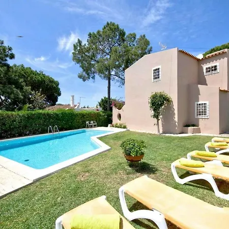 Private Pool Walking Distance To Local Amenities *