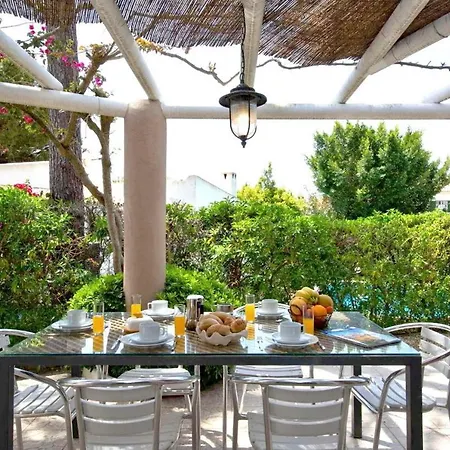 Villa Private Pool Walking Distance To Local Amenities Quarteira