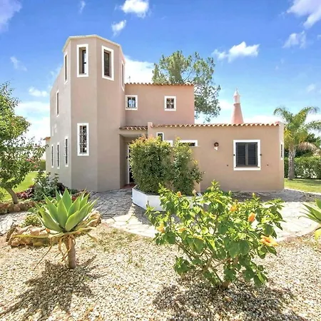 Private Pool Walking Distance To Local Amenities