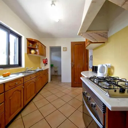 Private Pool Walking Distance To Local Amenities * Quarteira