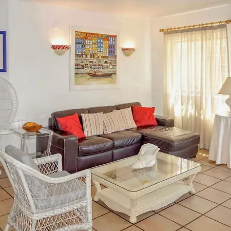 Private Pool Walking Distance To Local Amenities Villa Quarteira