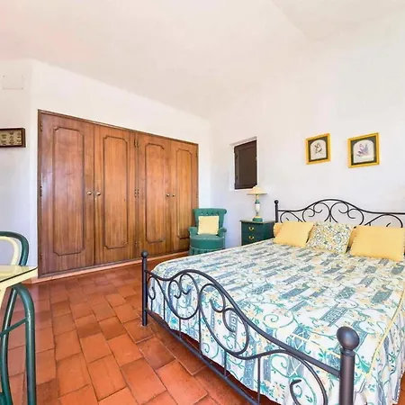 Private Pool Walking Distance To Local Amenities